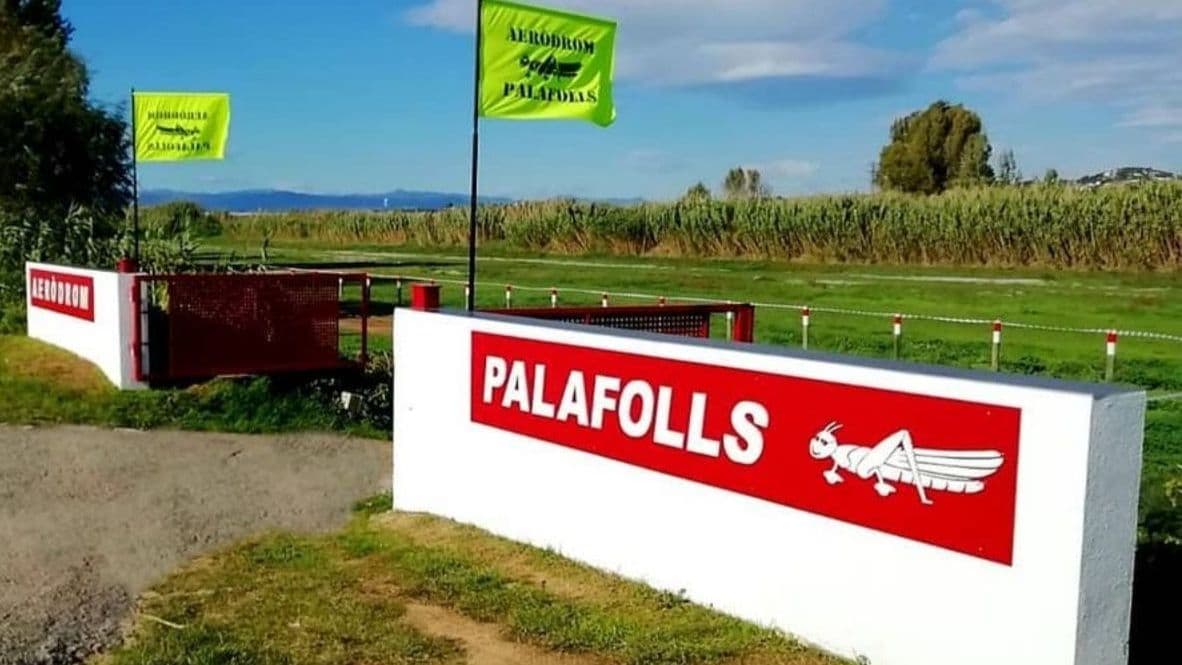 Entrada al aeródromo